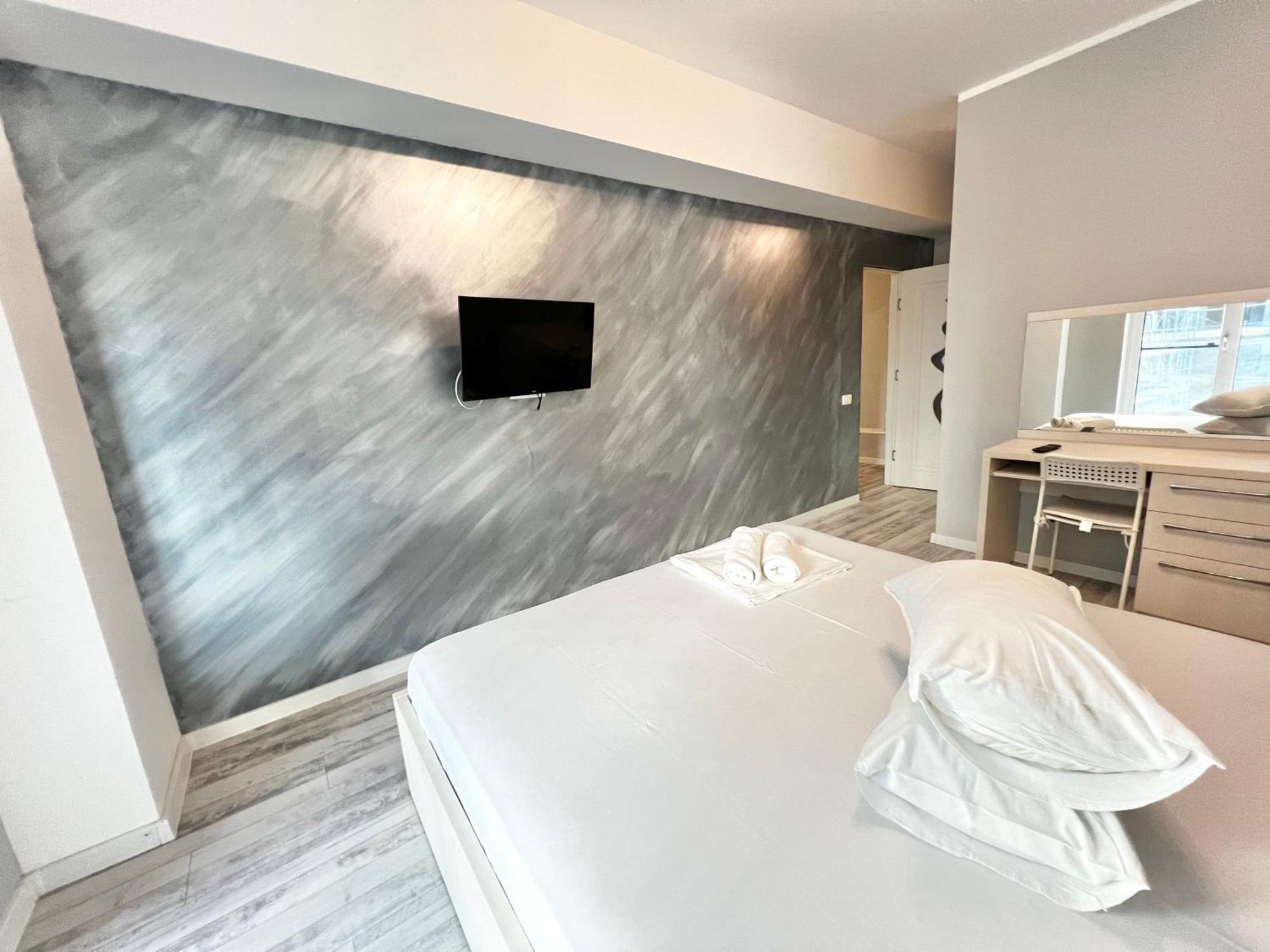 Grand Mamaia Lake Apartments 콘스탄차 외부 사진